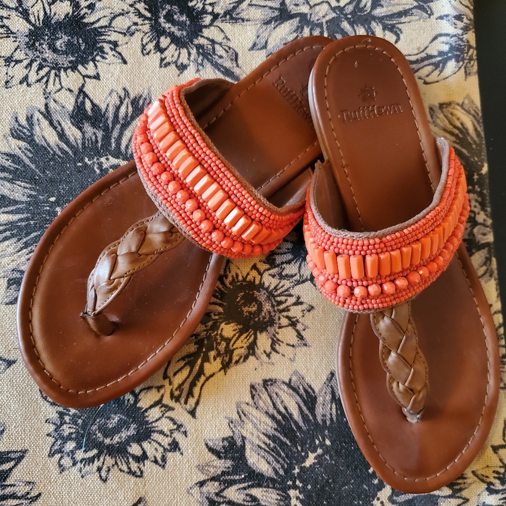Ruff Hewn size 7.5 orange beaded sandal